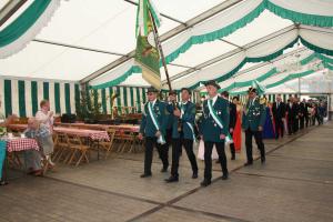 040 einmarsch ins Zelt