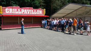 045 antreten zum Scheibeaufhaengen